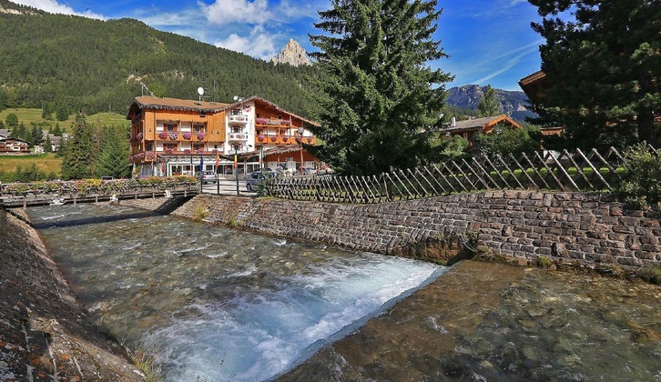 Gallery - Hotel Chalet Alaska
