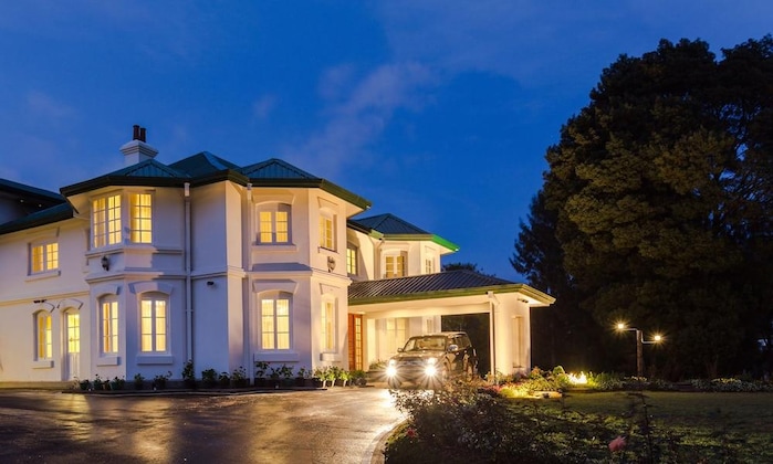 Gallery - Serene King's Villa
