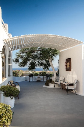 Gallery - Villa Iliovasilema Santorini