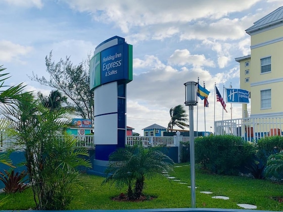 Gallery - Holiday Inn Express & Suites Nassau, An Ihg Hotel