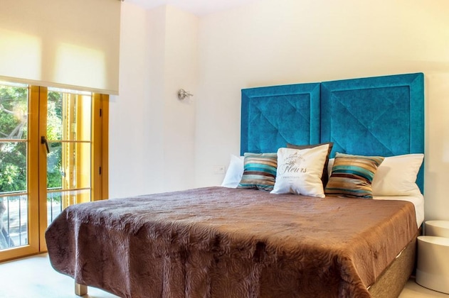 Gallery - Santa Cruz Apartments