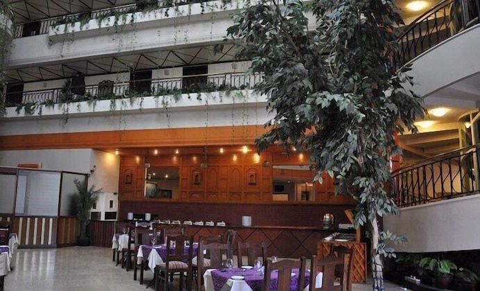 Gallery - Carlton Hotel Karachi
