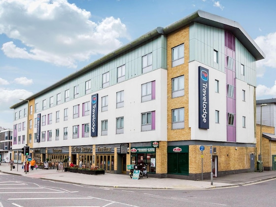 Gallery - Travelodge Farnborough Central