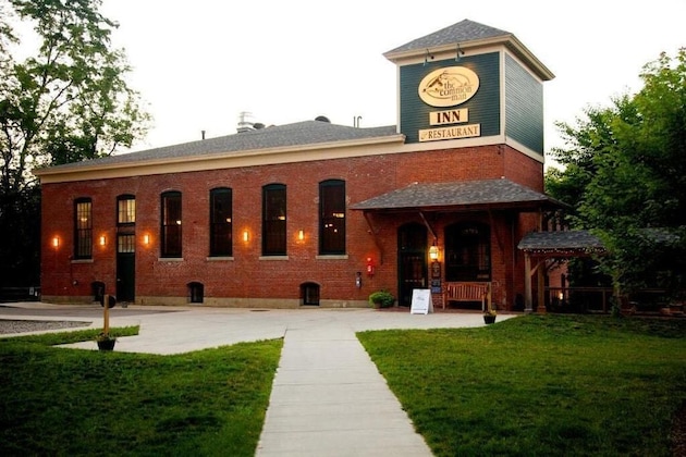 Gallery - The Common Man Inn & Restaurant