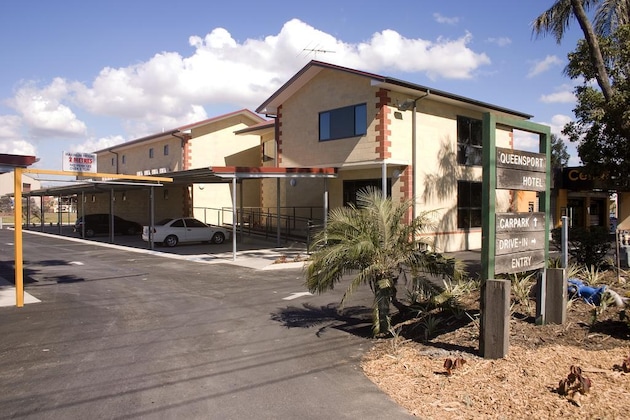 Gallery - The Queensport Motel & Tavern