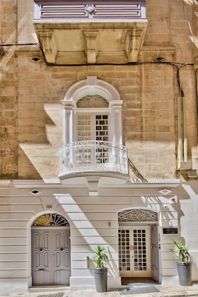 Gallery - Ursulino Valletta