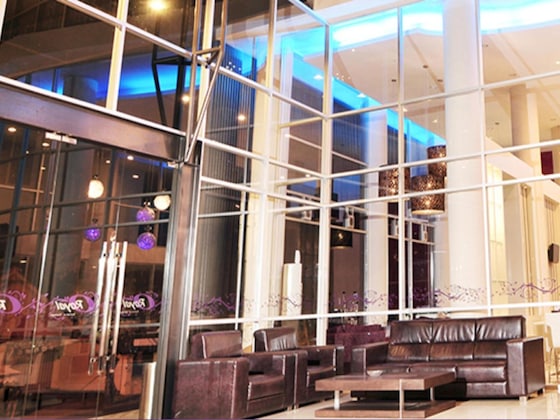 Gallery - Royal Hotel N' Lounge
