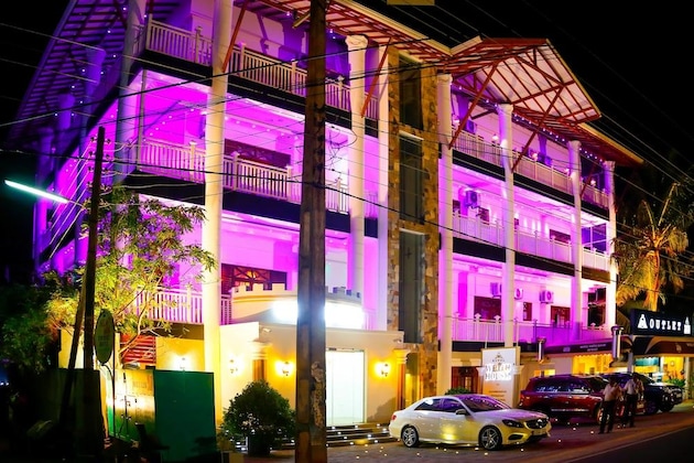 Gallery - Hotel White House