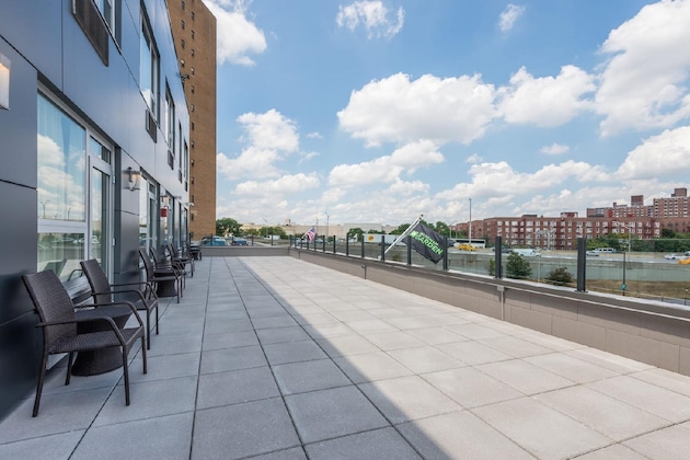 Gallery - Wyndham Garden Laguardia South