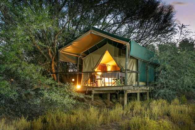 Gallery - Chandelier Game Lodge