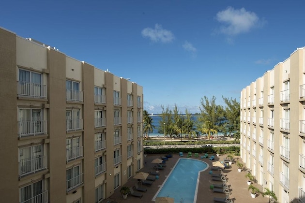 Gallery - Courtyard By Marriott Nassau Downtown Junkanoo Beach