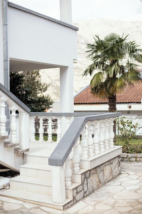 Gallery - Step To Kotor Bay Stoliv