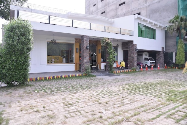 Gallery - Lawrence View Hotel