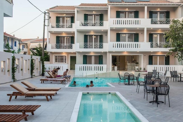 Gallery - Lefkadio Suites