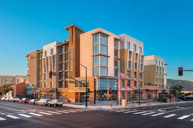 Gallery - Hilton Garden Inn Burbank Downtown