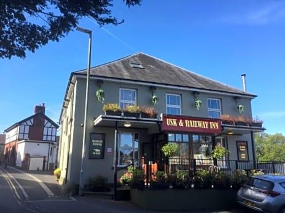 Gallery - Usk And Railway Inn