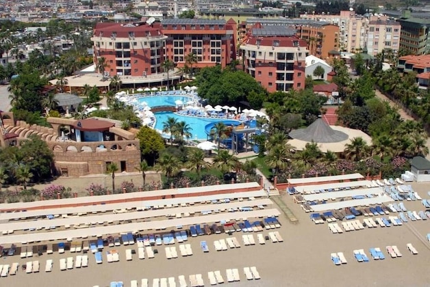 Gallery - Palmeras Beach Hotel