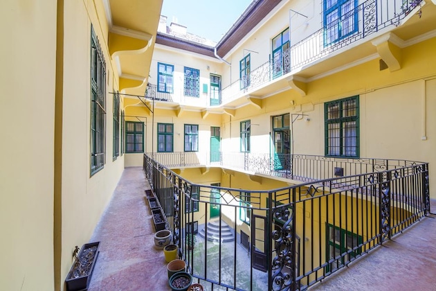 Gallery - Real Apartments Vadasz