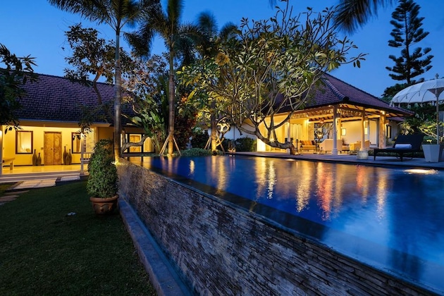 Gallery - Villa 4 chambres à coucher 4 salles de bains, North Kuta