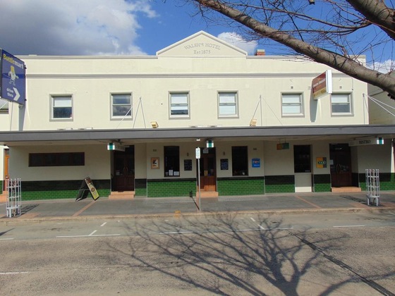 Gallery - Walshs Hotel