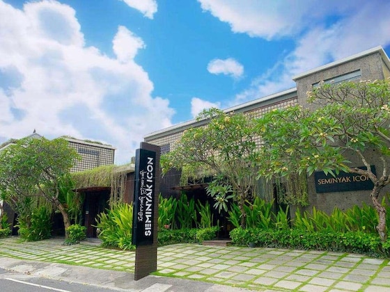 Gallery - SEMINYAK ICON by Karaniya Experience