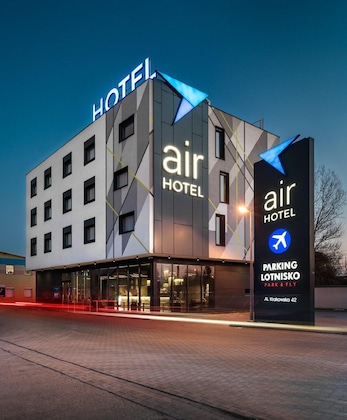 Gallery - Air Hotel