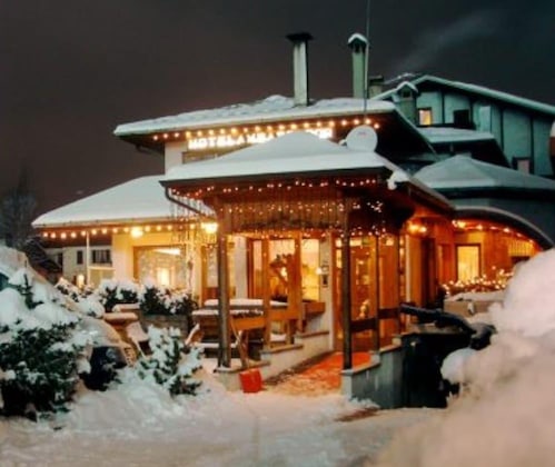 Gallery - Hotel Ambassador Chalet