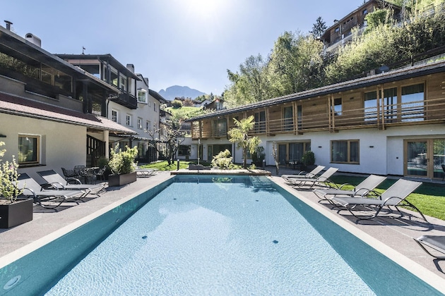 Gallery - Presulis Hideaway Apartments & Restaurant