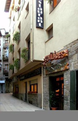 Gallery - Hostal Les Collades