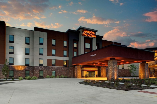 Gallery - Hampton Inn & Suites Pittsburg Kansas Crossing