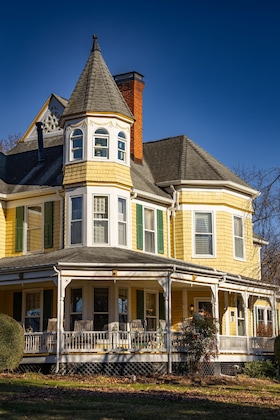 Gallery - The Oaks Victorian Inn