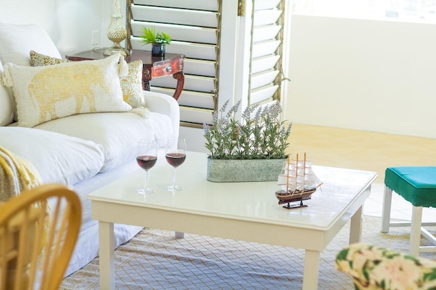 Gallery - Kingston Luxury Condo Apartment