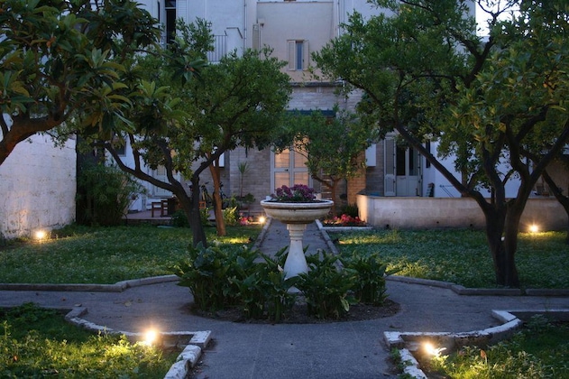Gallery - Urban Oasis Hostel