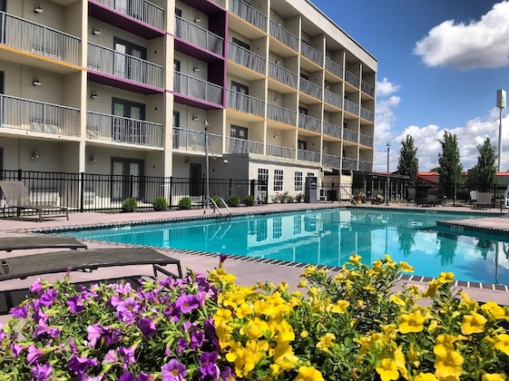 Gallery - District 3 Hotel, An Ascend Hotel Collection Membe