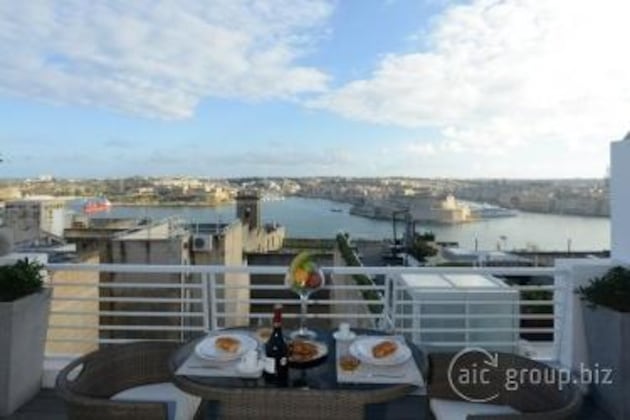 Gallery - Paulos Valletta