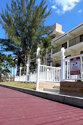 Gallery - The Bay Inn At Lani Kai