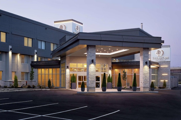 Gallery - Doubletree By Hilton Montreal Airport
