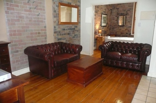 Gallery - Bostonian Apartment