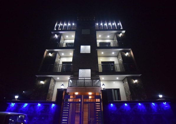 Gallery - Sangvi Palace