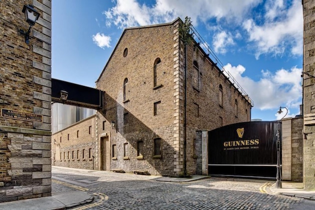 Gallery - Iveagh Garden Hotel