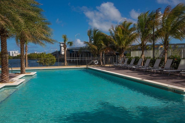 Gallery - Shorecrest Miami Bay