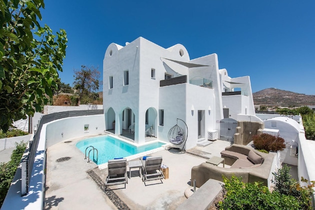 Gallery - White Harmony Suites