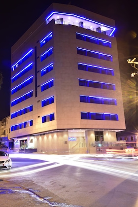 Gallery - Lamaraz Arts Hotel