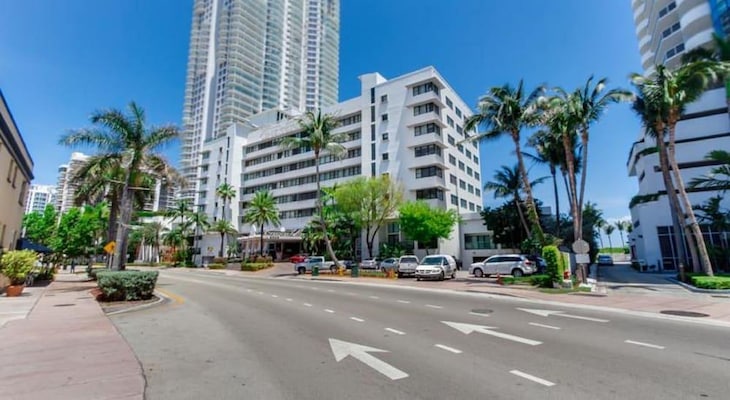 Gallery - Ocean Front Casablanca Studios With Full Kitchens & Beach Access By Bl Rentals