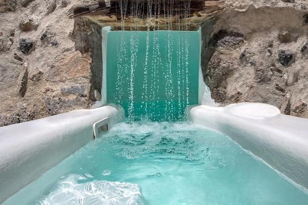 Gallery - Dandy Cave Villa-Private Luxurious Waterfall Pool - Hot Tub