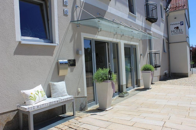 Gallery - Hotel Number One