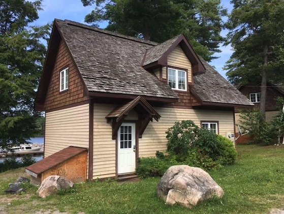 Gallery - Lakefront Cottage Amazing View