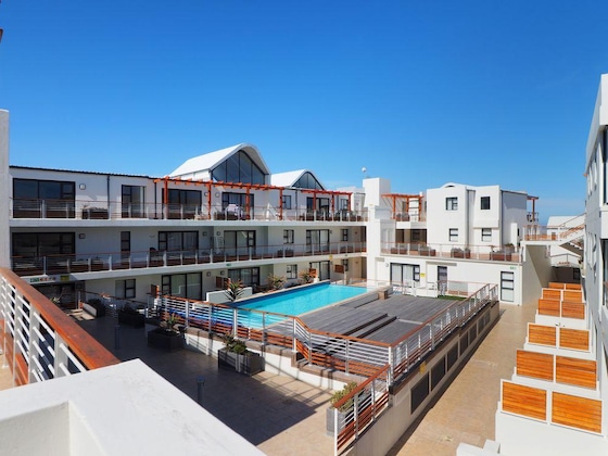 Gallery - Azure 31 On Big Bay