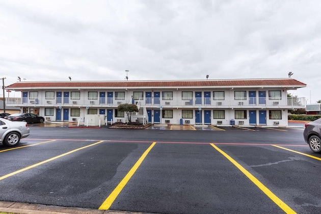 Gallery - Motel 6 North Richland Hills, Tx