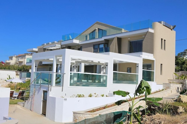 Gallery - Hellas Beach